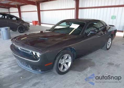 2021 Dodge Challenger Sxt z USA, uszkodzony, nr VIN 2C3CDZAG0MH542643